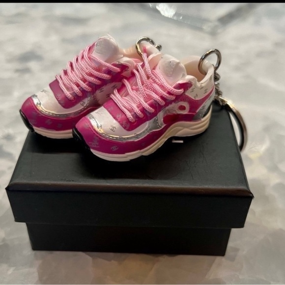 Mini 3D Sneaker Keychains! - Picture 3 of 5